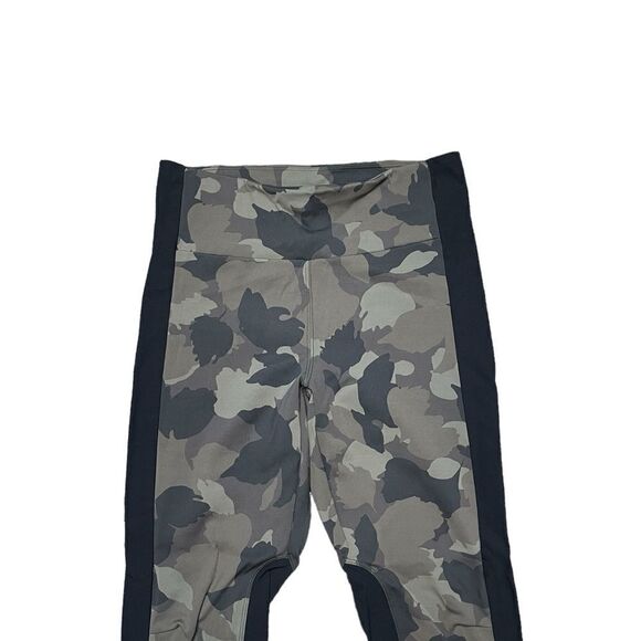 ATHLETA Essex Camo Hybrid Tight Leggings Size Medium - Picture 4 of 8